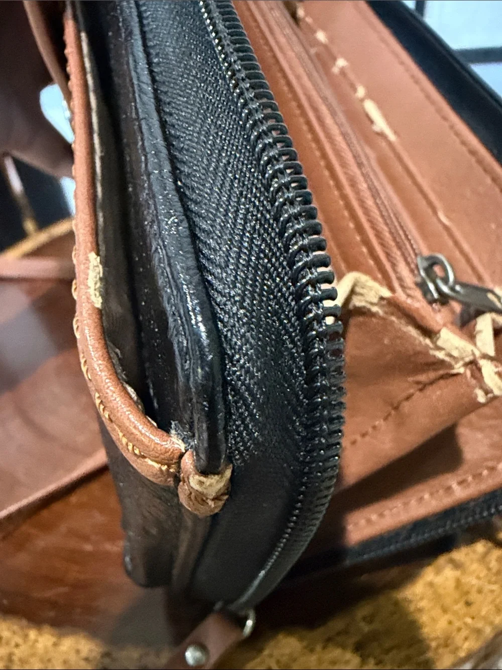 The Sak Iris Black Tan Patent Leather Wristlett  crossbody wallet NEW Damage
